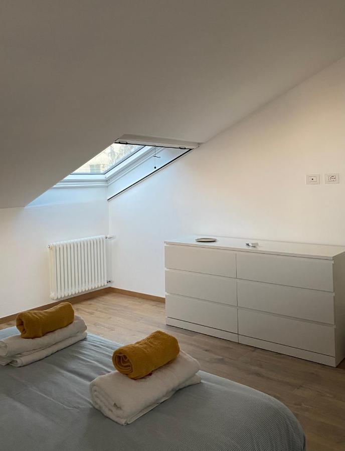 Sky View Apartment Комо Экстерьер фото