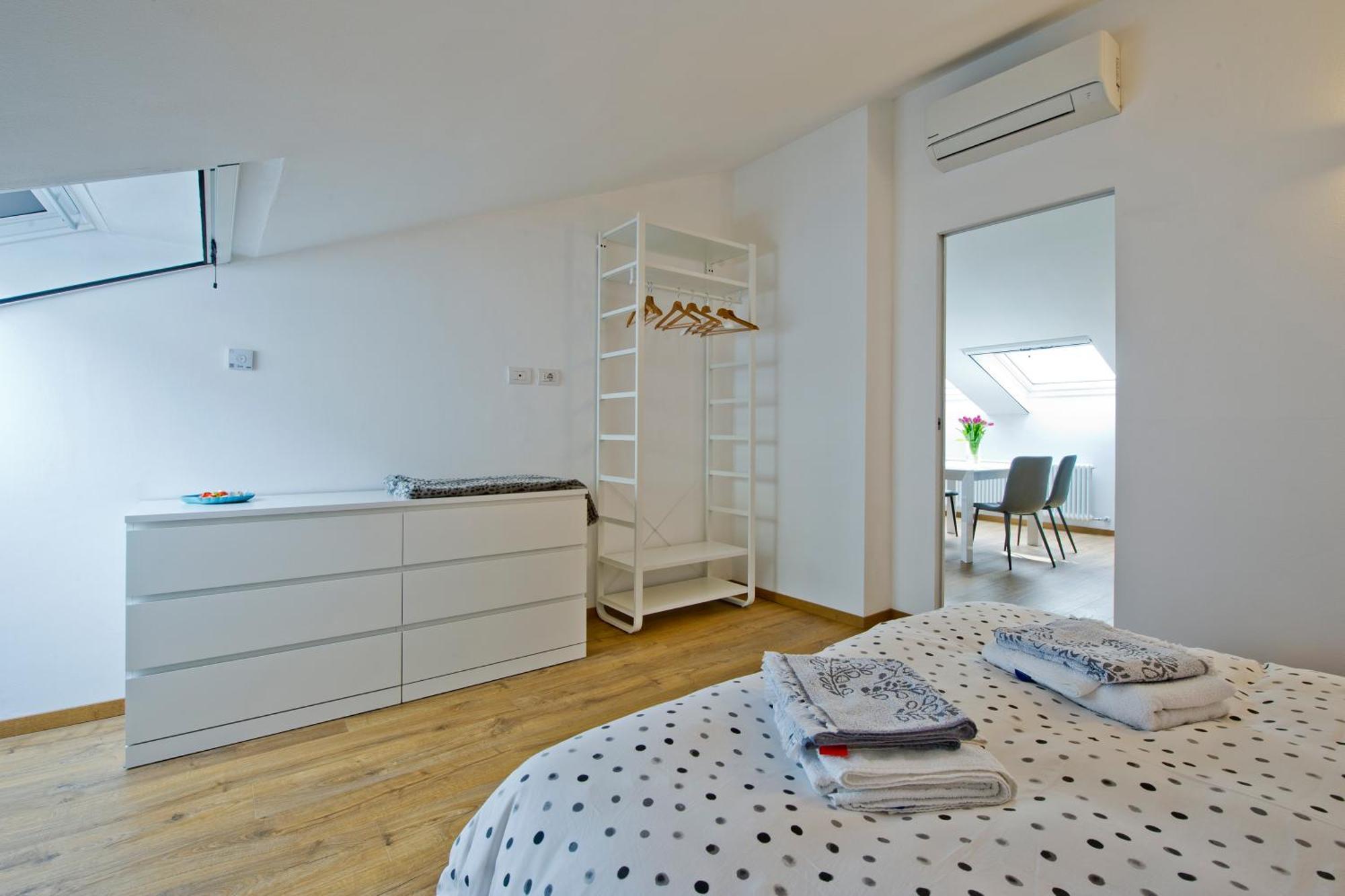 Sky View Apartment Комо Экстерьер фото
