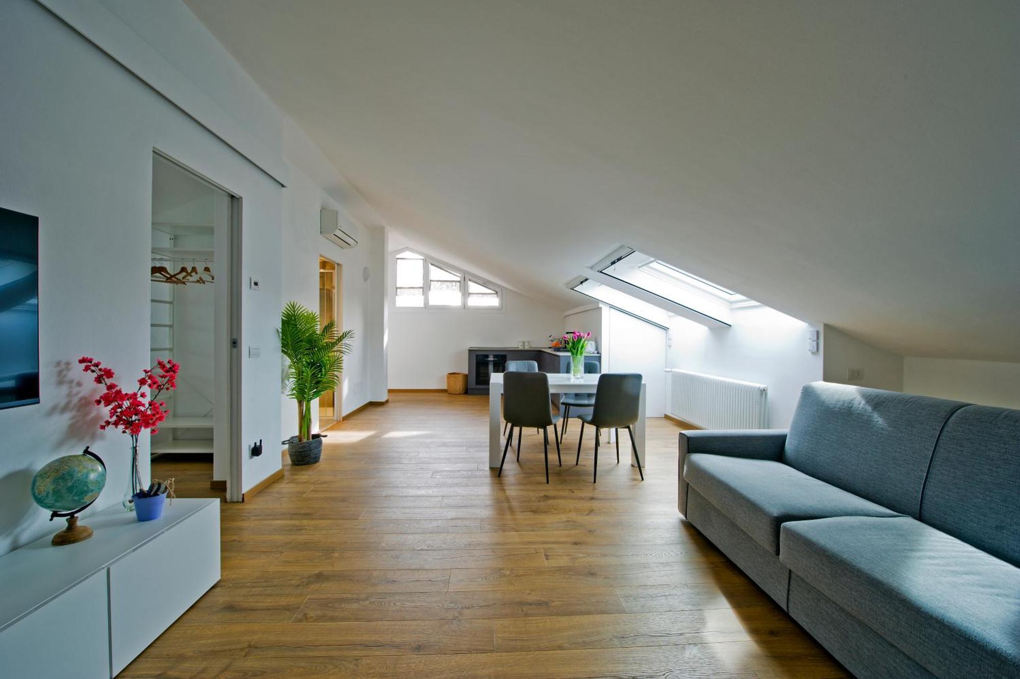 Sky View Apartment Комо Экстерьер фото